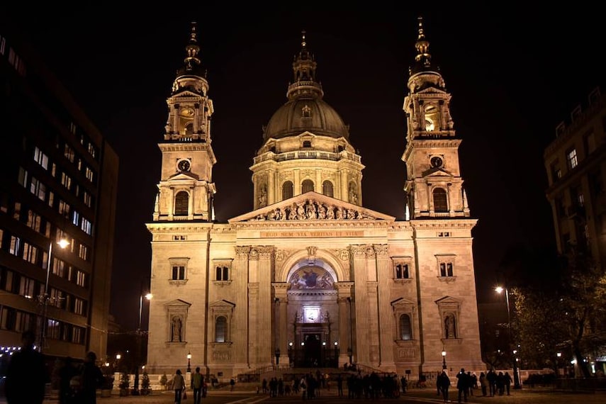 Budapest_St_Stephens_Basilica_8