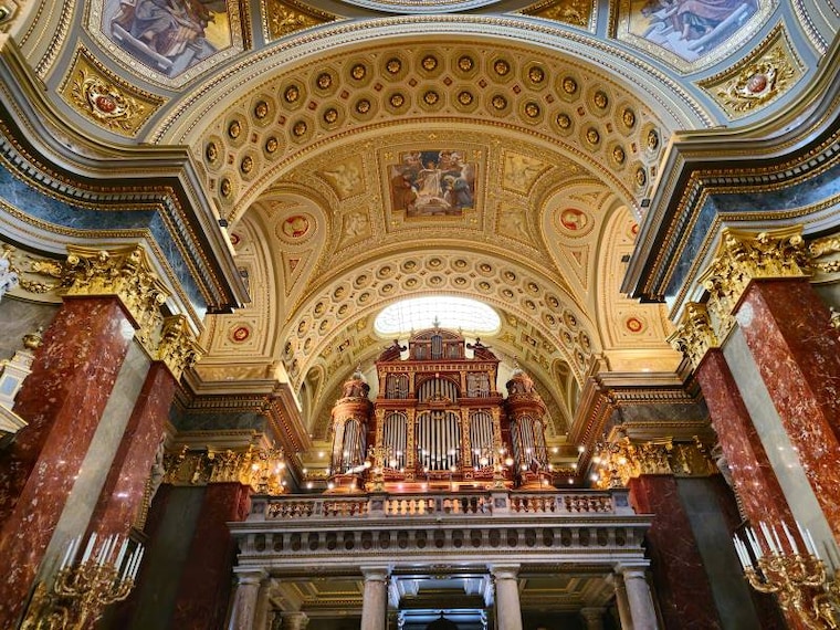 Budapest_St_Stephens_Basilica_9