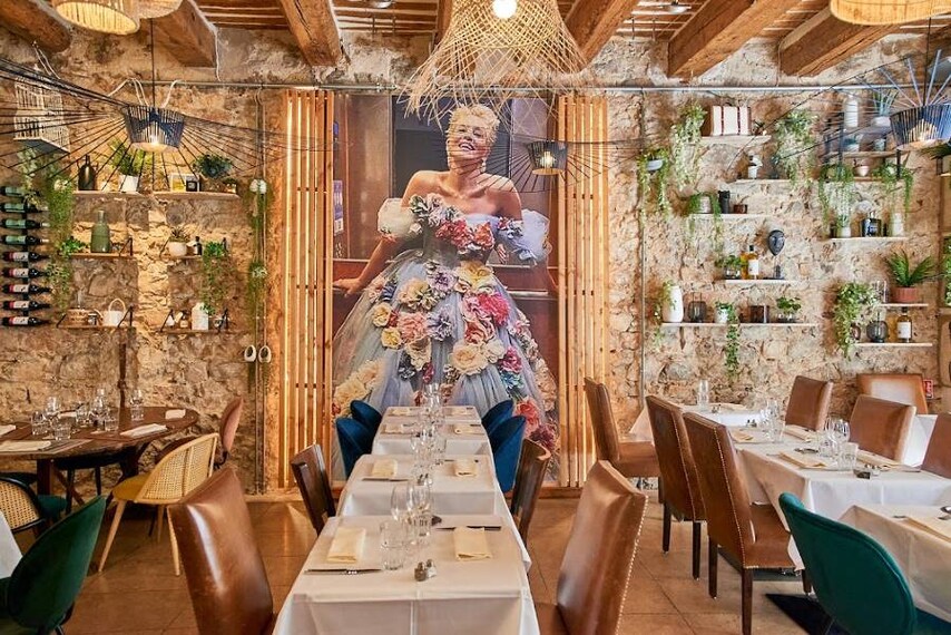 Cannes_Grill_and_Wines_1