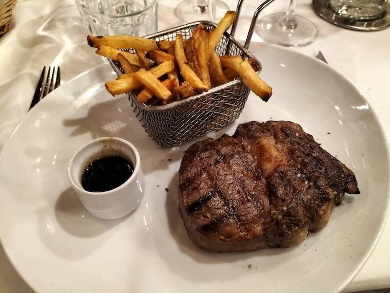 Cannes_Grill_and_Wines_4