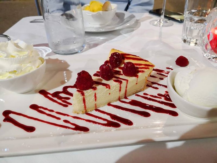 Cannes_Grill_and_Wines_7