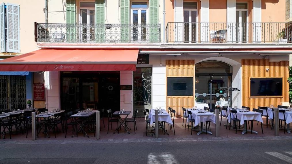Cannes_Grill_and_Wines_8