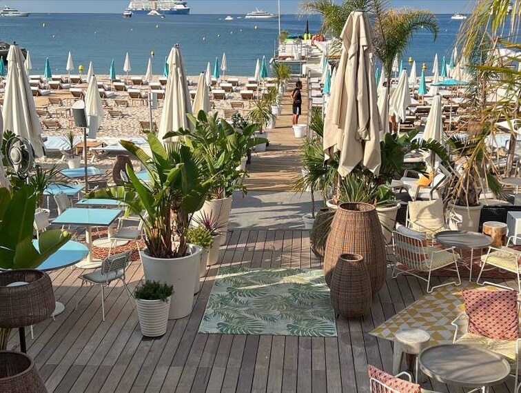 Cannes_La_Croisette_10