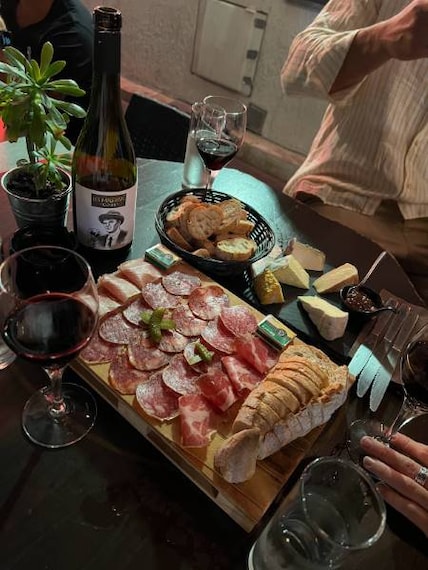 Cannes_Le_Bar_A_Vin_4