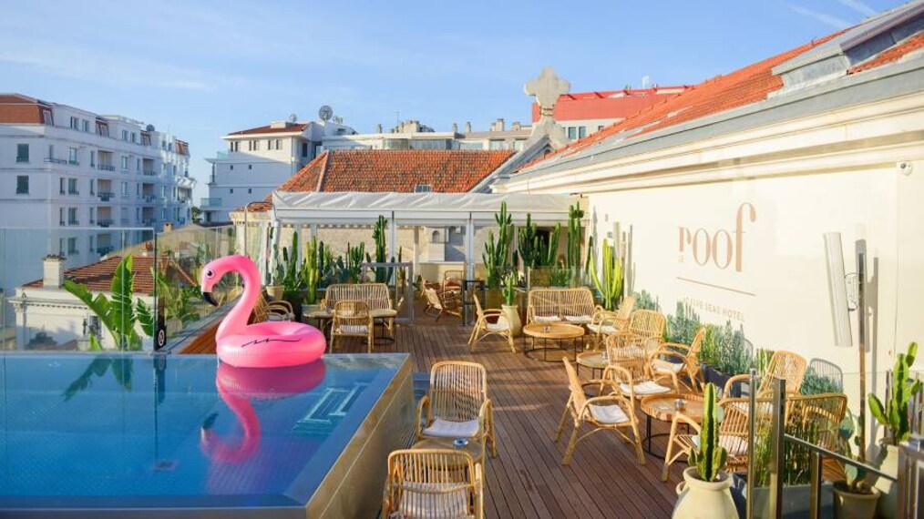 Cannes_Lounge_Bar_by_Le_Roof_3