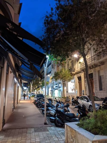 Cannes_Rue_d_Antibes_8