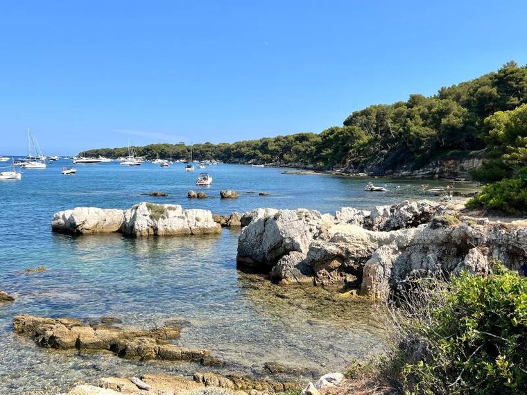 Cannes_ile_Sainte-Marguerite_2