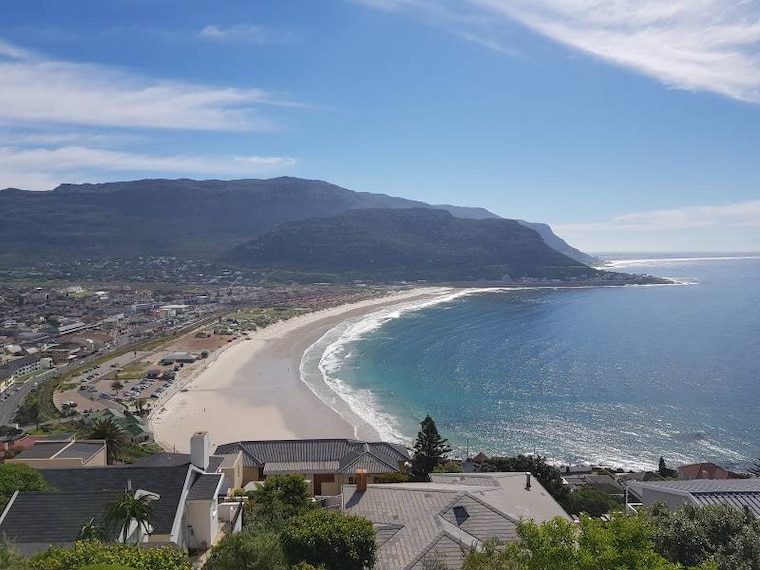 Cape_Town_Fish_Hoek_Beach_2