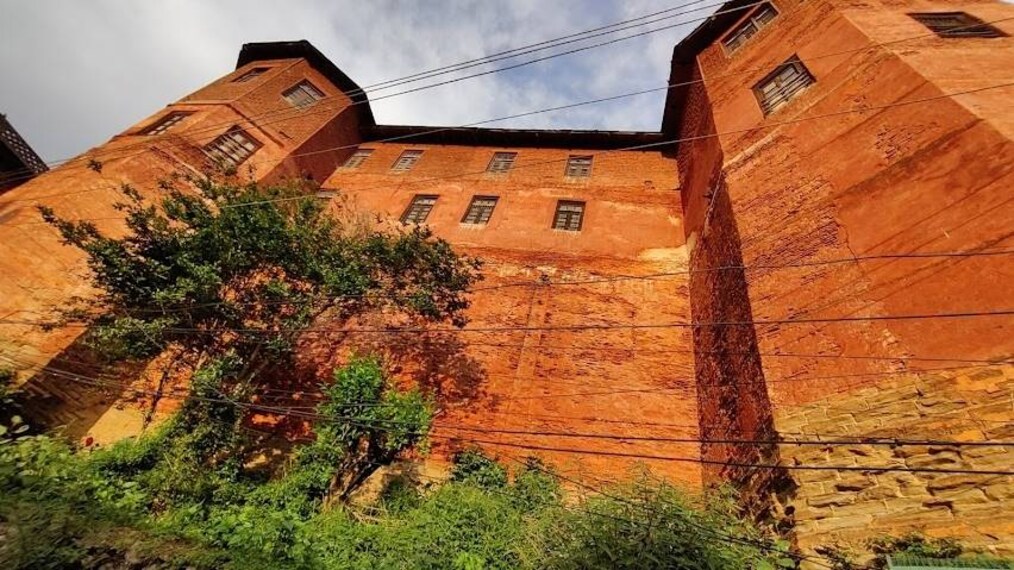 Chamba_Himachal_Emporium_Chamba_1