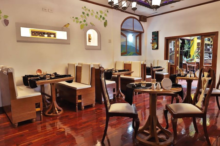 Chiang_Mai_Jacky_Show_Restaurant_1