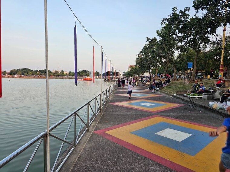 Chiang_Mai_Loi_Krathong_Festival_7