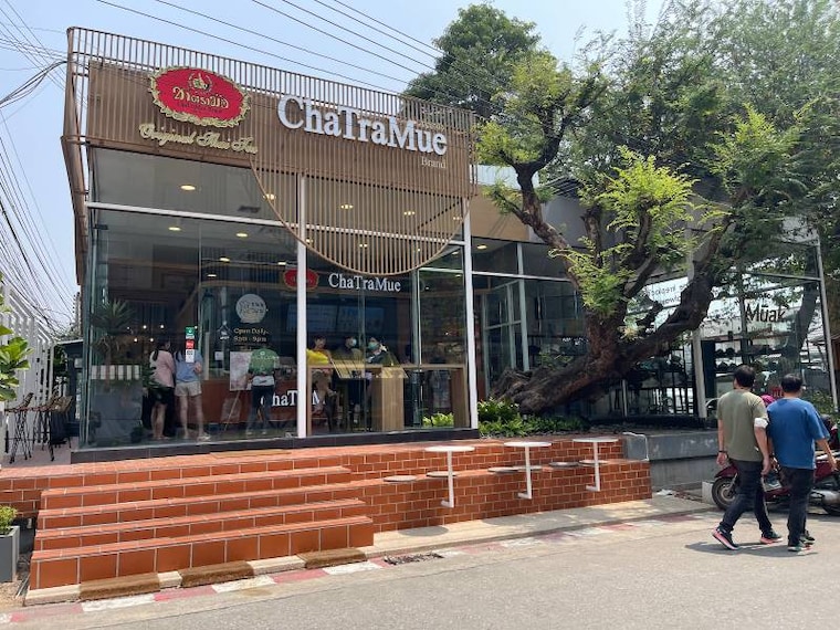 Chiang_Mai_Nimmanhaemin_Road_7