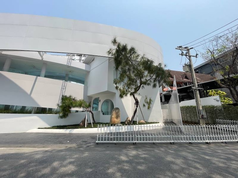 Chiang_Mai_Nimmanhaemin_Road_8