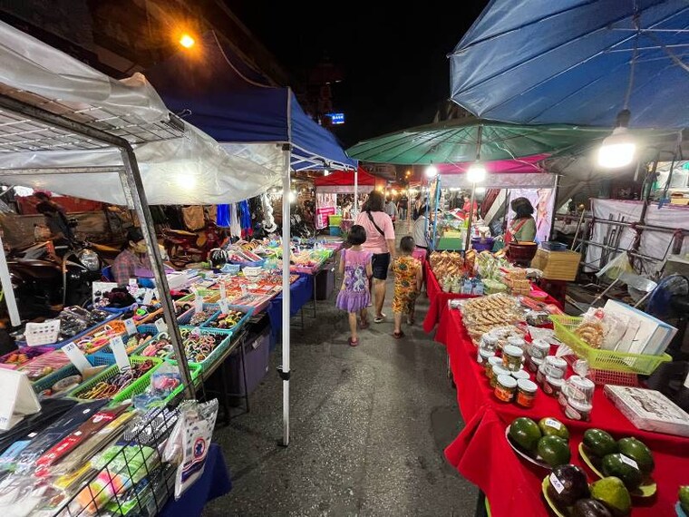 Chiang_Mai_Warorot_Market_5