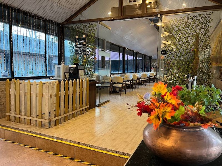 Chikhaldara_Abstract_Restaurant_3