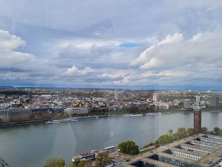 Cologne_Cologne_Triangle_8