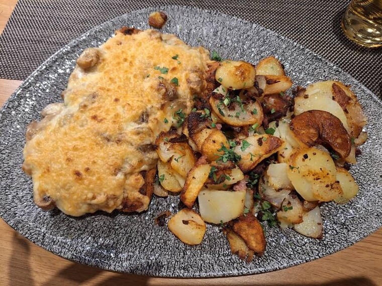 Cologne_Restaurant_Brucken-Riverside_Dining_6