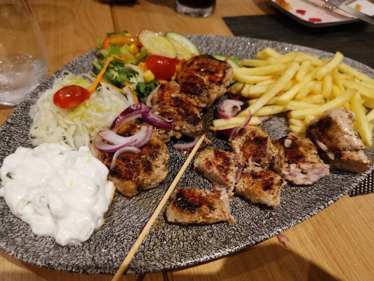 Cologne_Restaurant_Brucken-Riverside_Dining_8