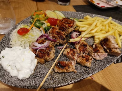 Restaurant Brucken-Riverside Dining