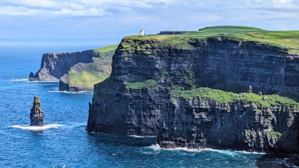 Dublin_Cliffs_of_Moher_2