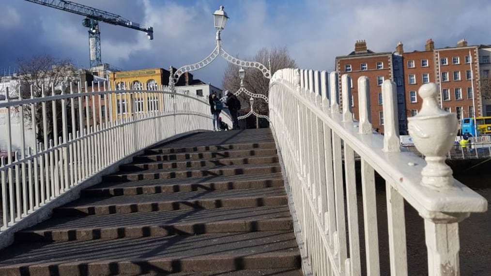 Dublin_Hapenny_Bridge_3
