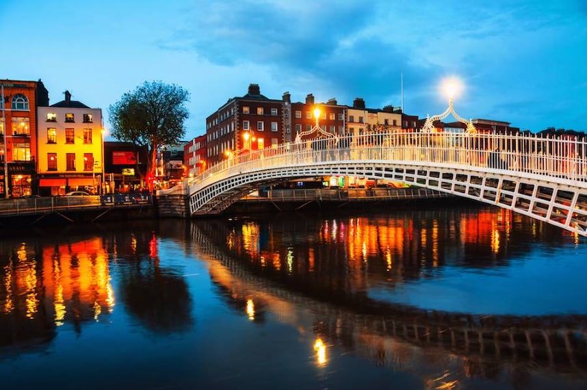 Dublin_Hapenny_Bridge_7