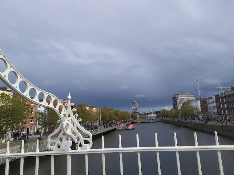 Dublin_Hapenny_Bridge_8