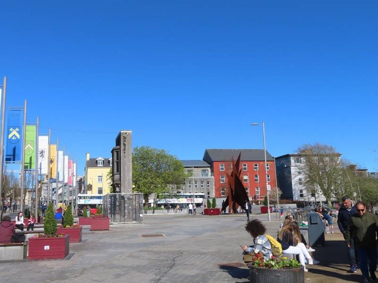 Galway_Eyre_Square_6