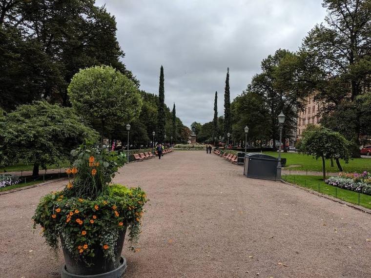 Helsinki_Esplanadi_Park_2