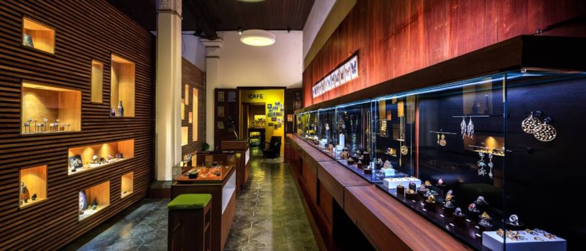 Hoi_An_Gemstone_Art_Museum_4