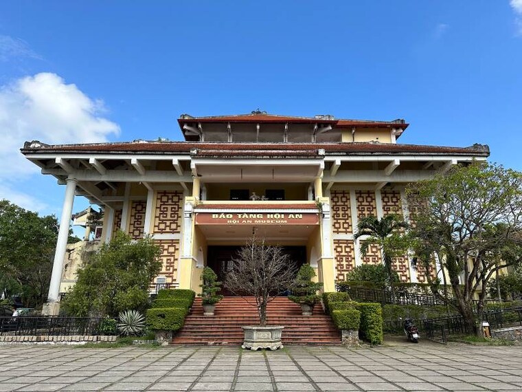 Hoi_An_Hoi_An_Museum_1