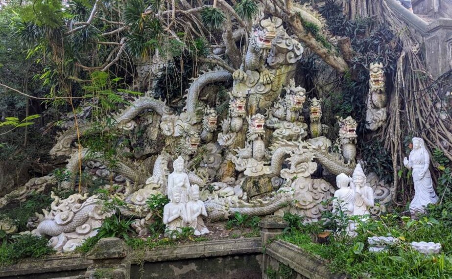 Hoi_An_Marble_Mountain_9