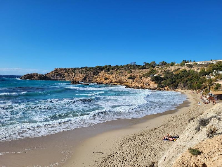 Ibiza_Cliff_Jumping_at_Cala_Tarida_4