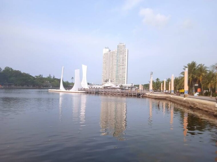 Jakarta_Ancol_Beach_1