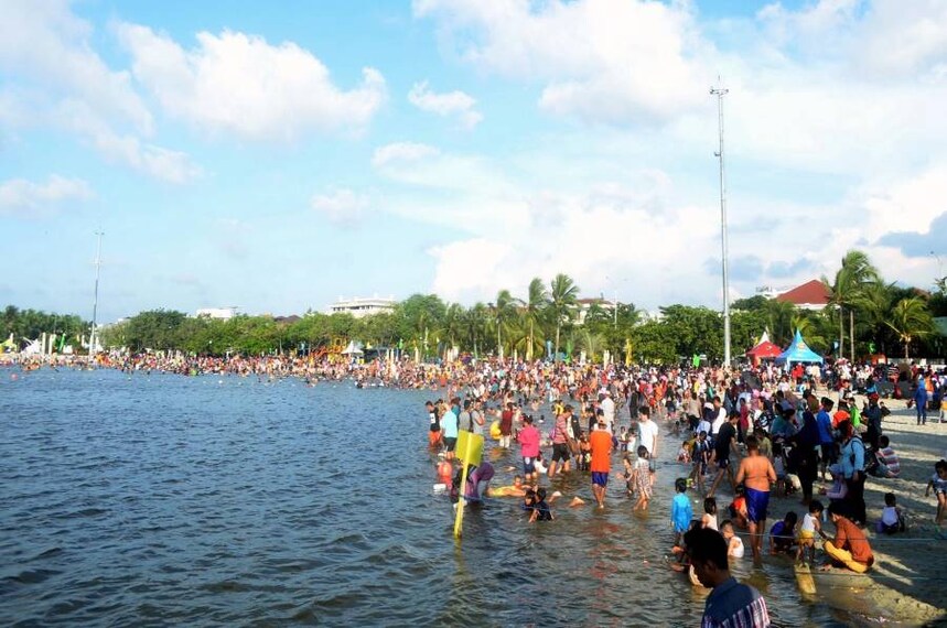Jakarta_Ancol_Beach_5