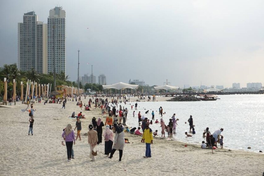 Jakarta_Ancol_Beach_6