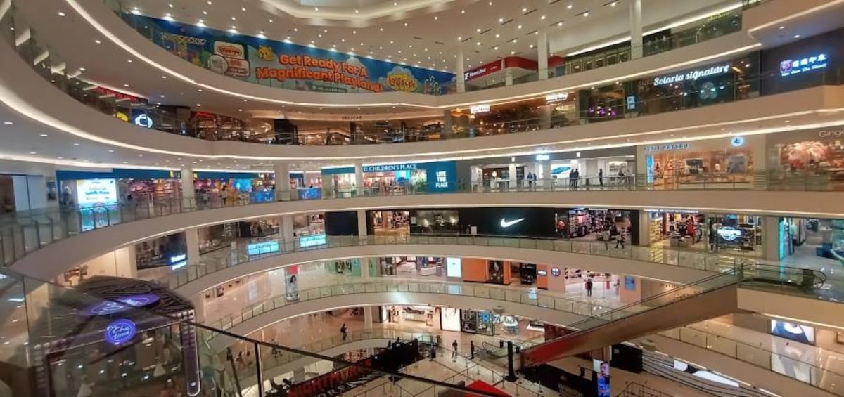 Jakarta_Senayan_City_Shopping_Mall_2
