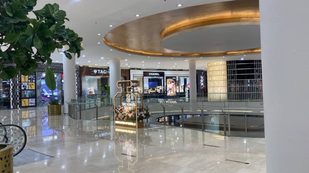 Jakarta_Senayan_City_Shopping_Mall_4