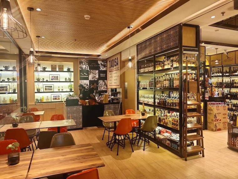 Jakarta_Senayan_City_Shopping_Mall_9