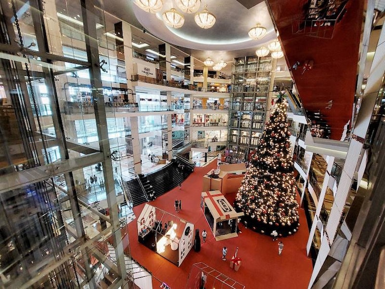 Jakarta_Taman_Anggrek_Mall_4