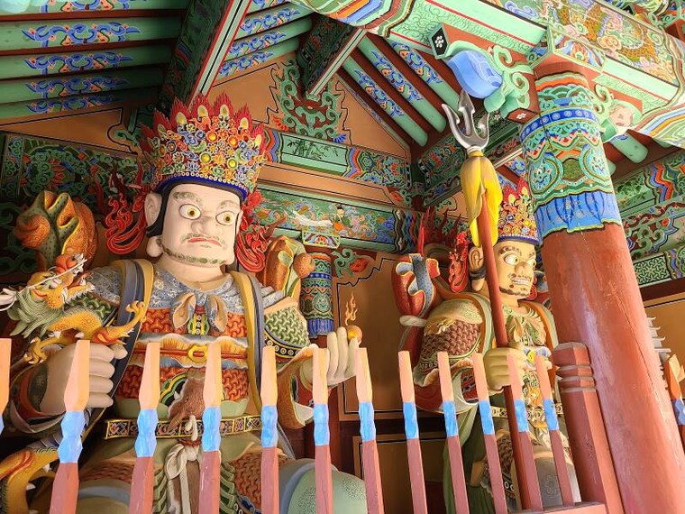 Jung_(Busan)_Beomeosa_8