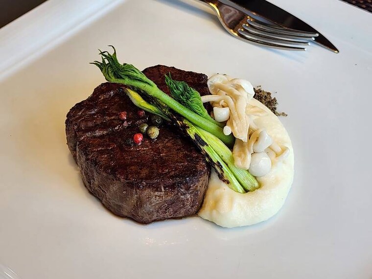 Jung_(Busan)_El_Olive_3