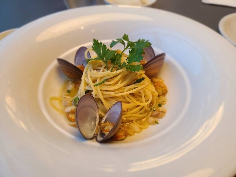 Jung_(Busan)_El_Olive_5