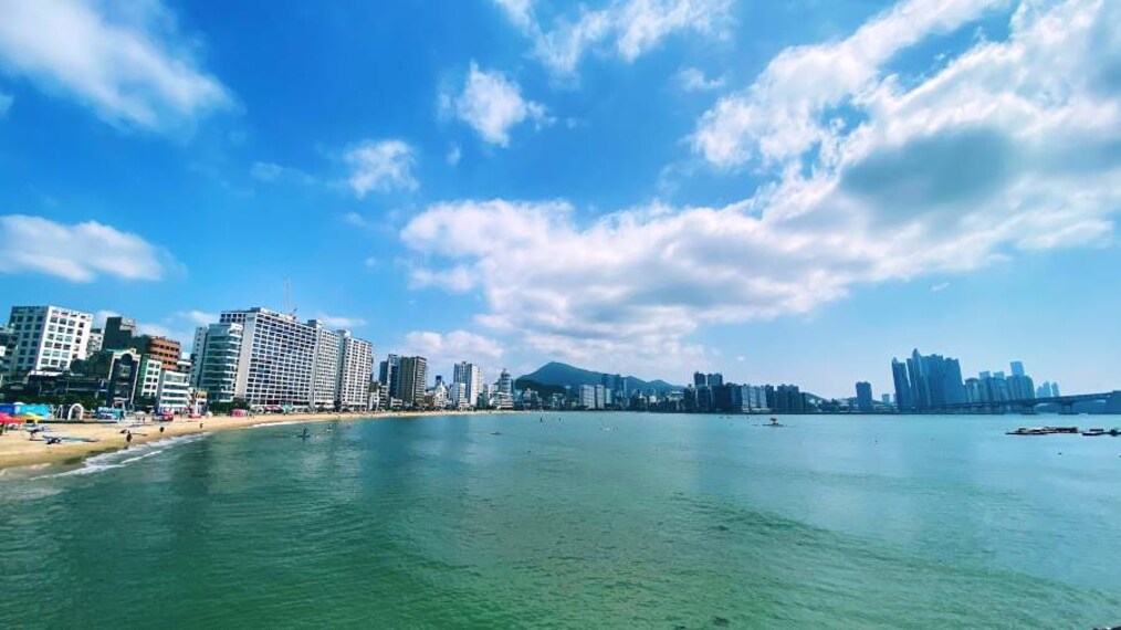 Jung_(Busan)_Gwangalli_Beach_1