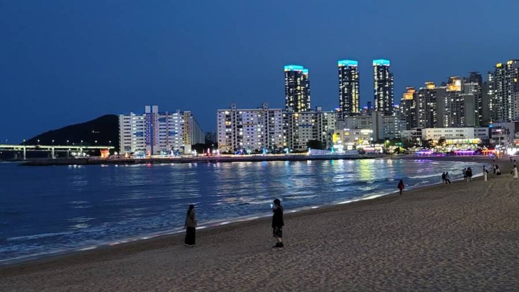 Jung_(Busan)_Gwangalli_Beach_4