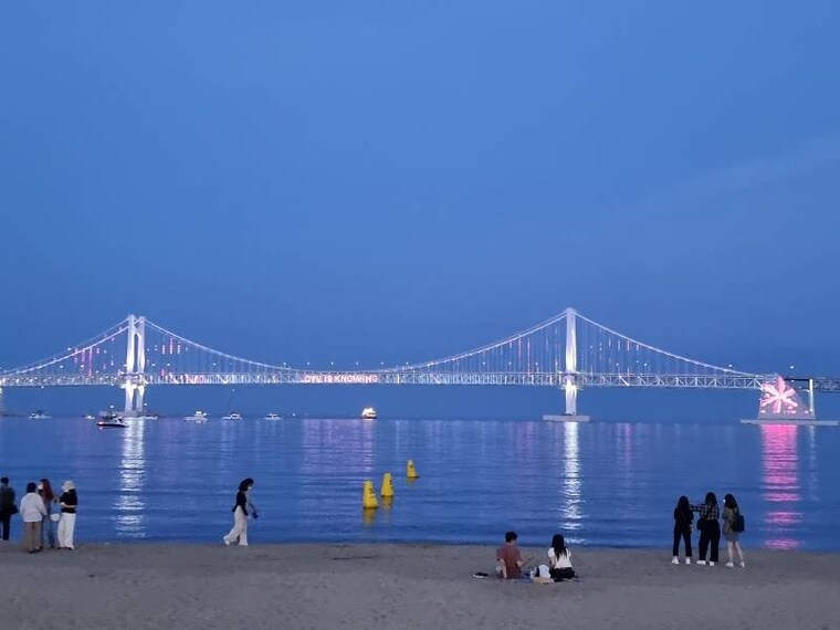 Jung_(Busan)_Gwangalli_Beach_6