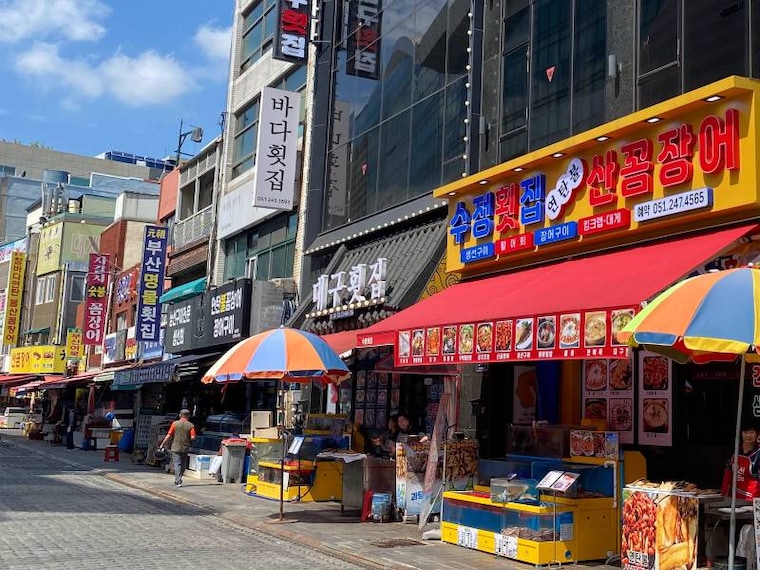 Jung_(Busan)_Jagalchi_Market_1