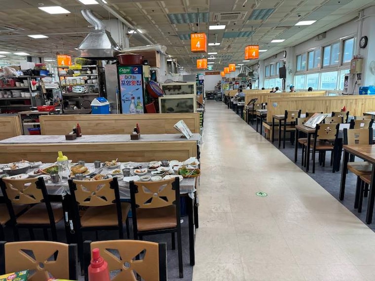 Jung_(Busan)_Jagalchi_Market_2