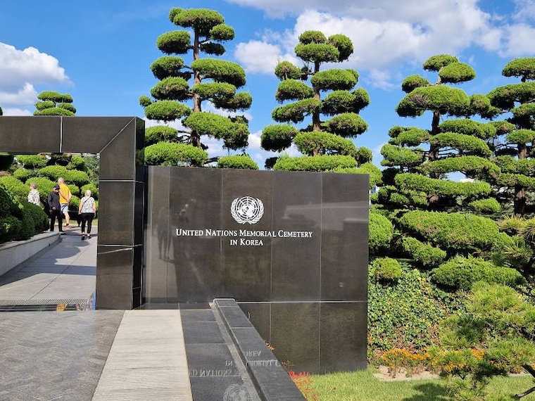 Jung_(Busan)_UN_Memorial_Cemetery_2
