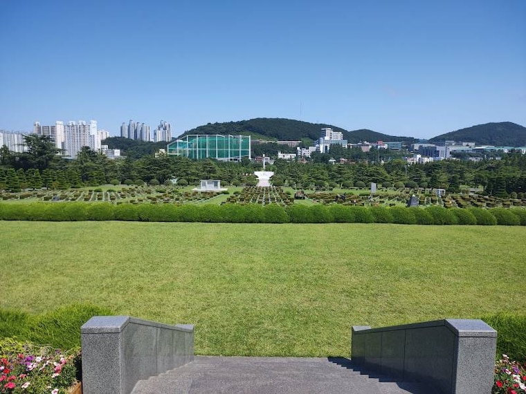 Jung_(Busan)_UN_Memorial_Cemetery_5
